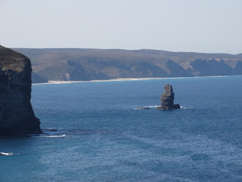 Falésias da Arrifana Praia da Arrifana Exterior foto